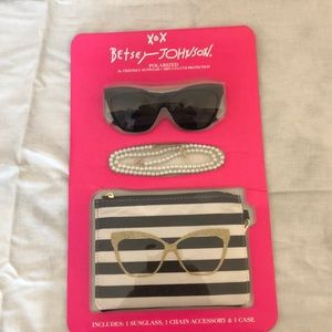 Betsy Johnson Polarized Sunglasses